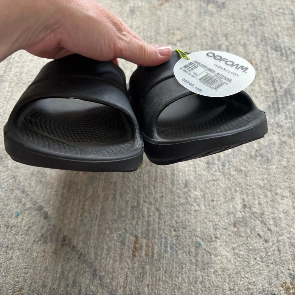 OOFOS NWT OOAHH SLIDE SANDAL Black Recovery Slides Comfy M10/W12 Unisex - Picture 2 of 6